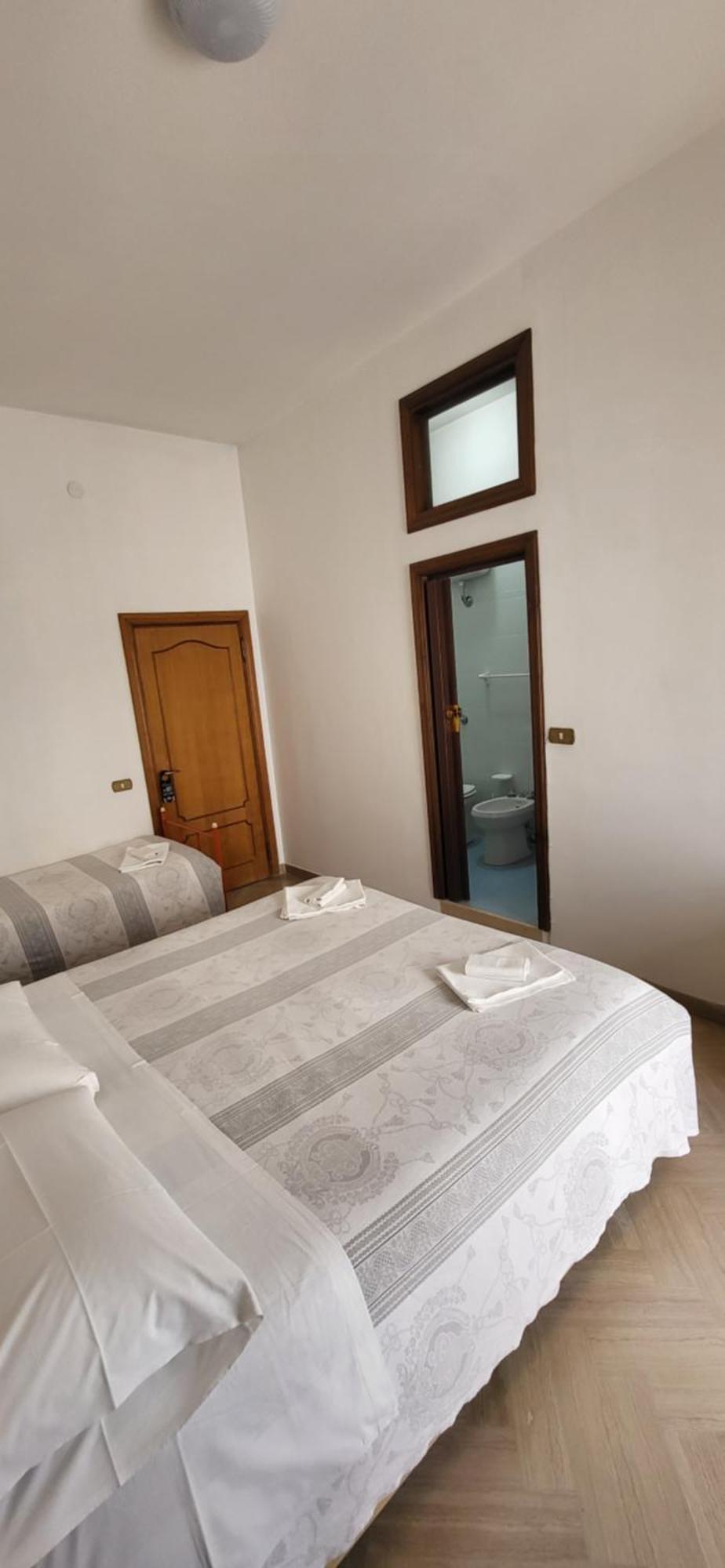 Hotel Da Carlino Peschici Exterior foto